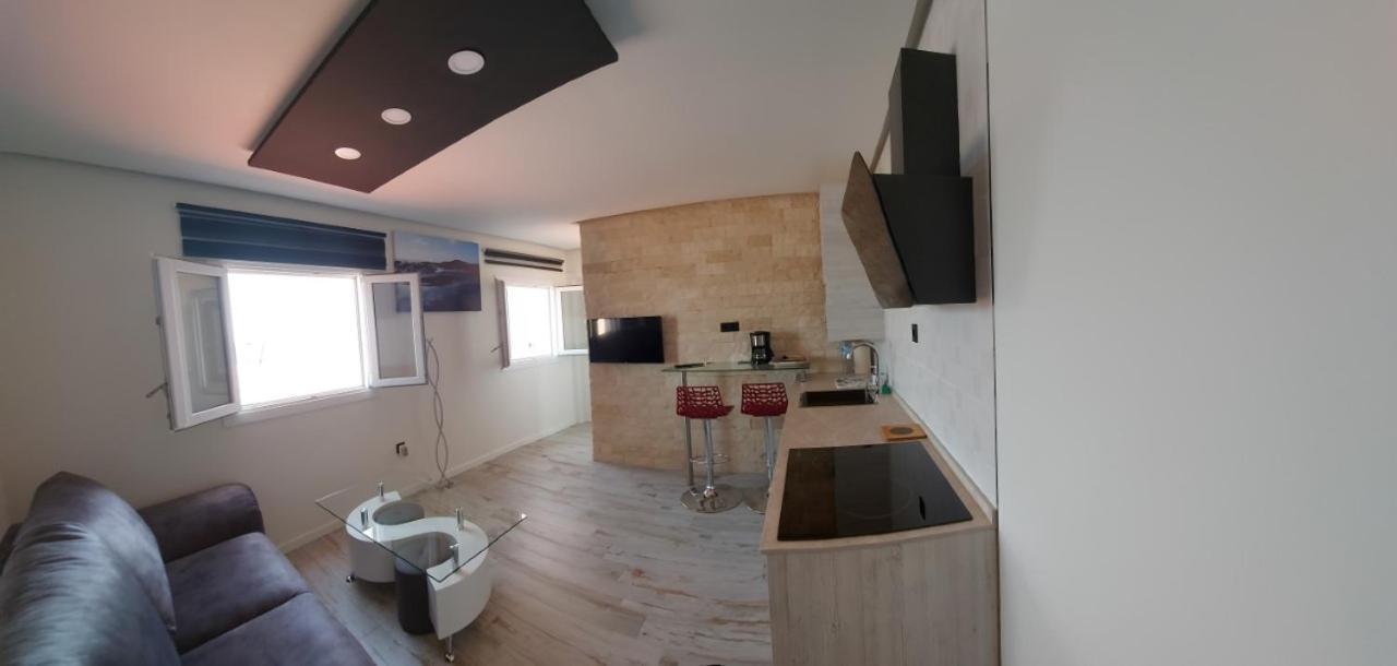 Apartamento En Primera Línea De Mar, Teresitas, Santa Cruz De Tenerife